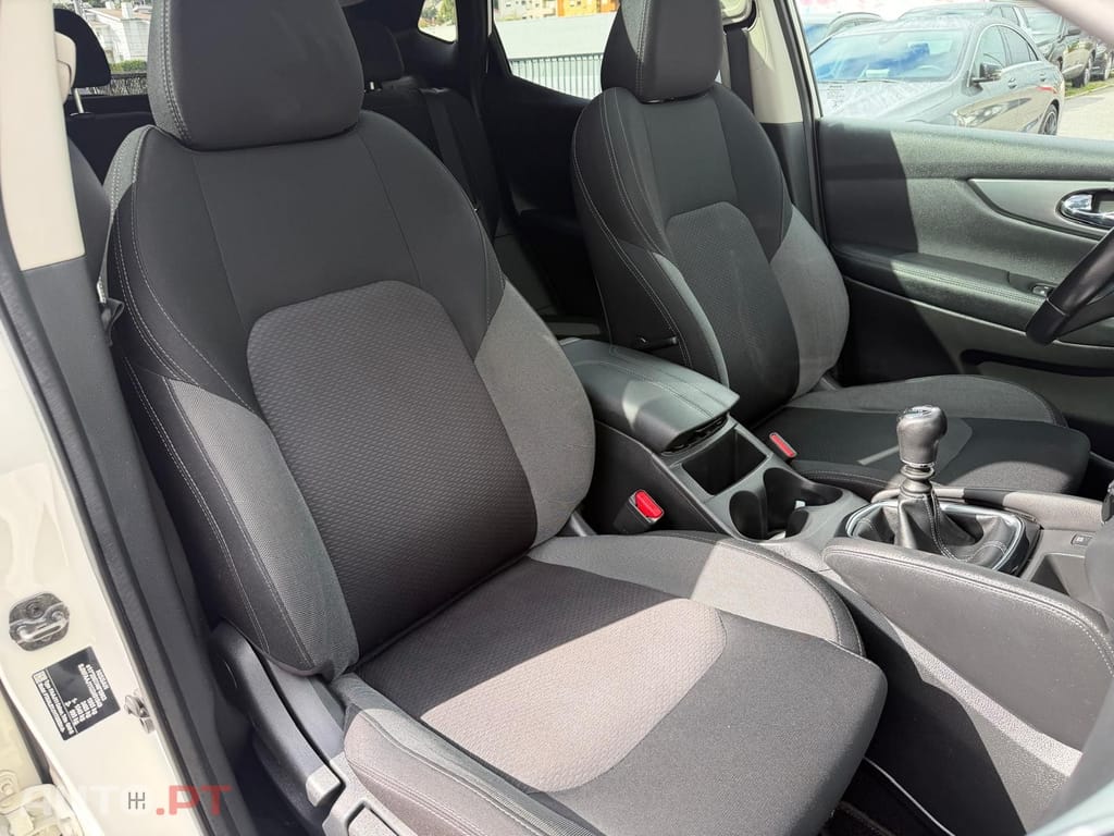 Nissan Qashqai 1.5 dCi N-Connecta J18+Led