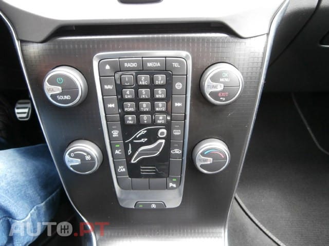 Volvo V40 2.0 D2 R-Design