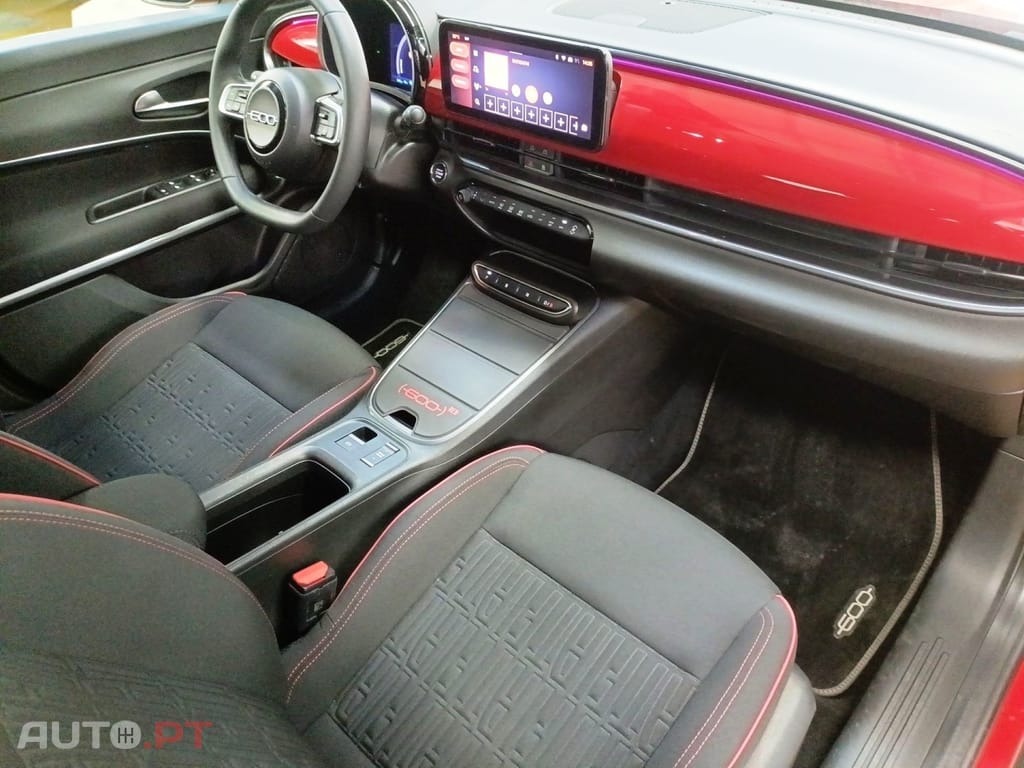 Fiat 600e 54 kWh (RED)