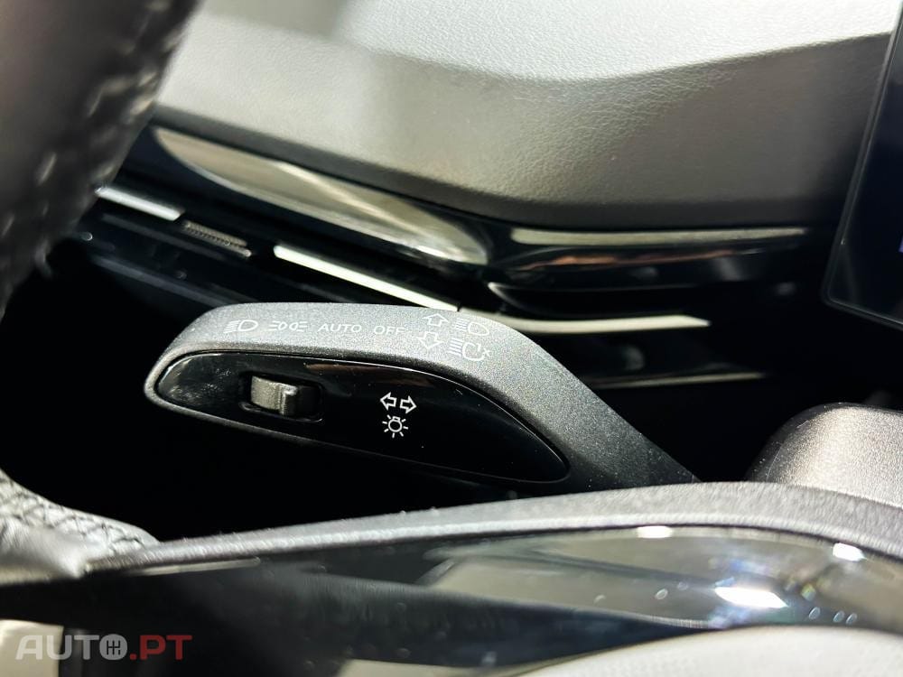 MG MG4 77 kWh Extended Range Luxury