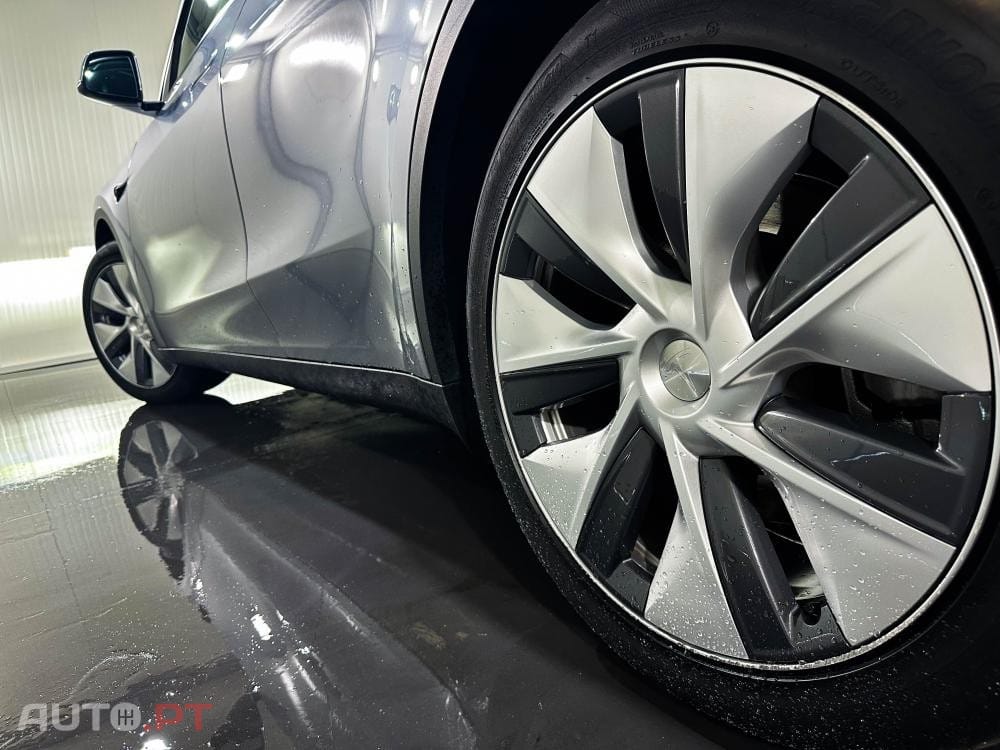 Tesla Model Y Long Range Dual Motor AWD