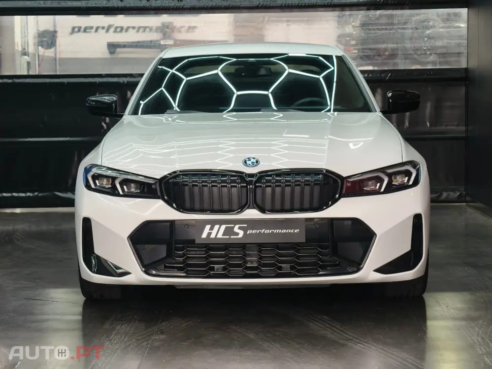 BMW 330 e Pack Desportivo M Pro Auto