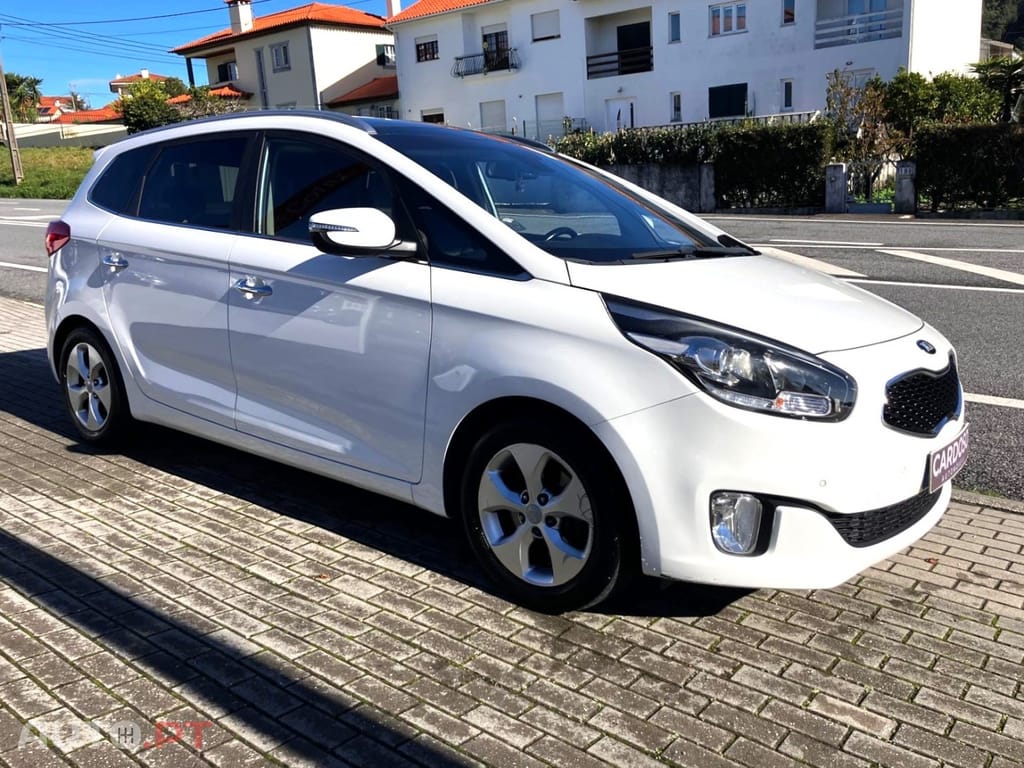 Kia Carens 1.7 CRDi 115 Dream Team Edition