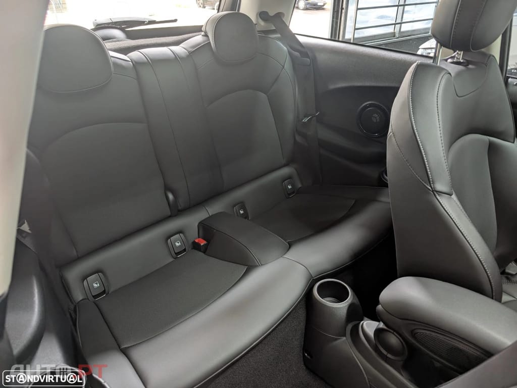 MINI Cooper Cooper SE Premium Extra Essential