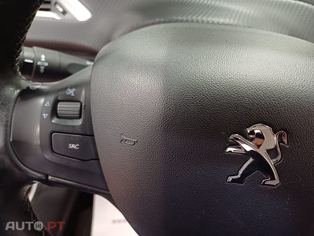 Peugeot 2008 1.2 PureTech Allure