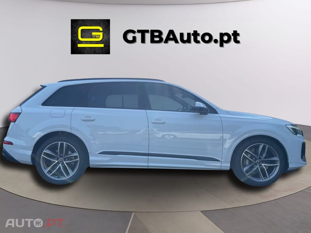 Audi Q7 55 TFSIe quattro S-LINE 