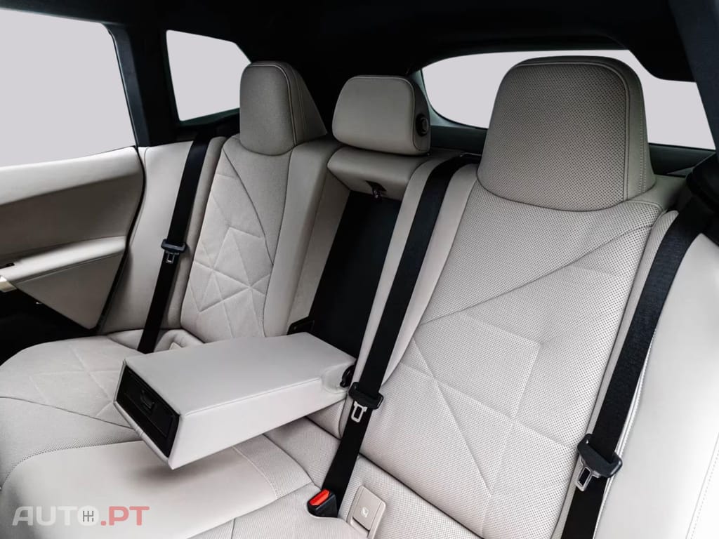 BMW iX 40 xDRIVE SPORT I.V.A DEDUTIVEL 