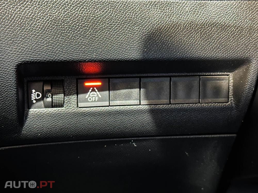 Peugeot E-2008 50 kWh Allure Pack