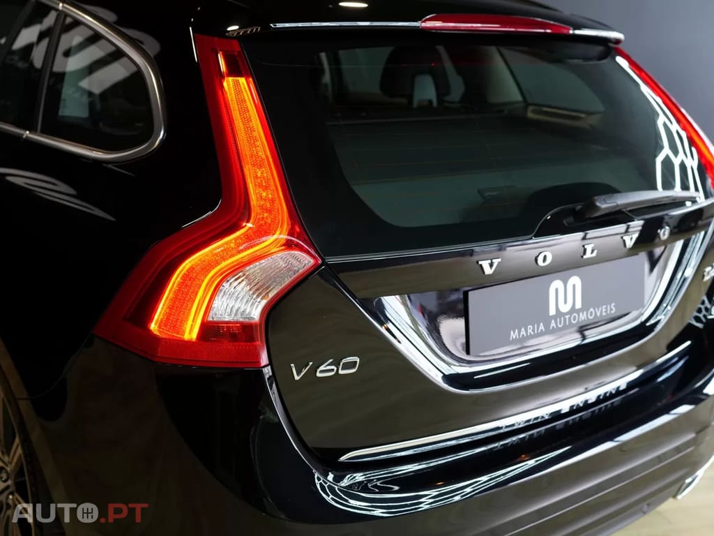 Volvo V60 2.4 D6 Momentum AWD Phev
