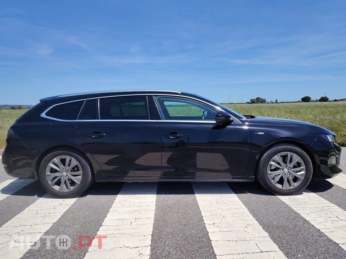 Peugeot 508 SW hybrid plug in 225 cv allure pack e-EAT8