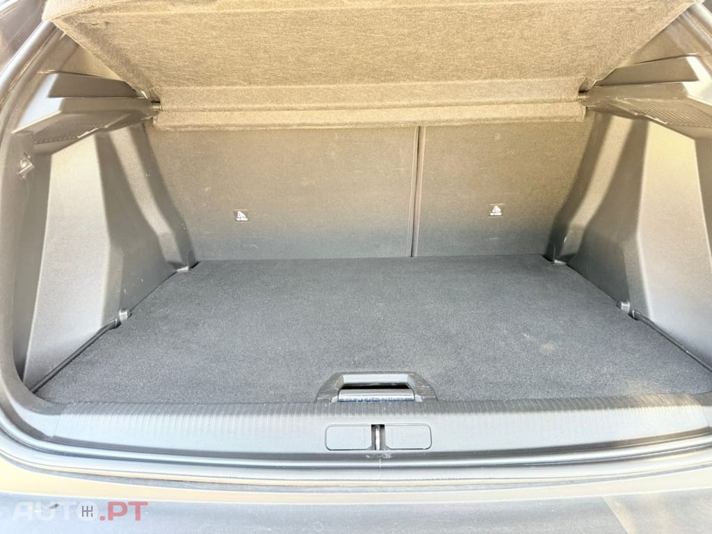 Peugeot 2008 1.5 BlueHDi Allure Pack