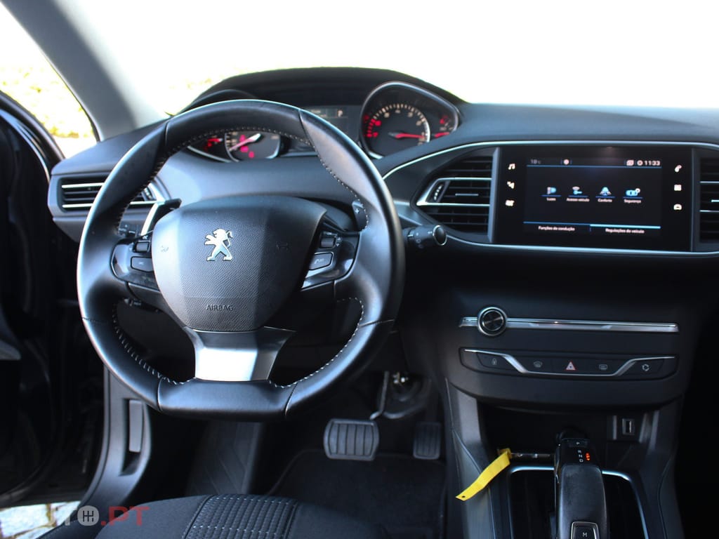 Peugeot 308 1.2 PureTech Allure EAT8