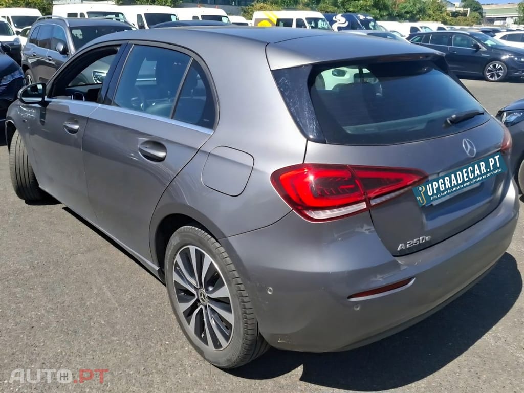Mercedes-Benz A 250 e 8G-DCT Progressive