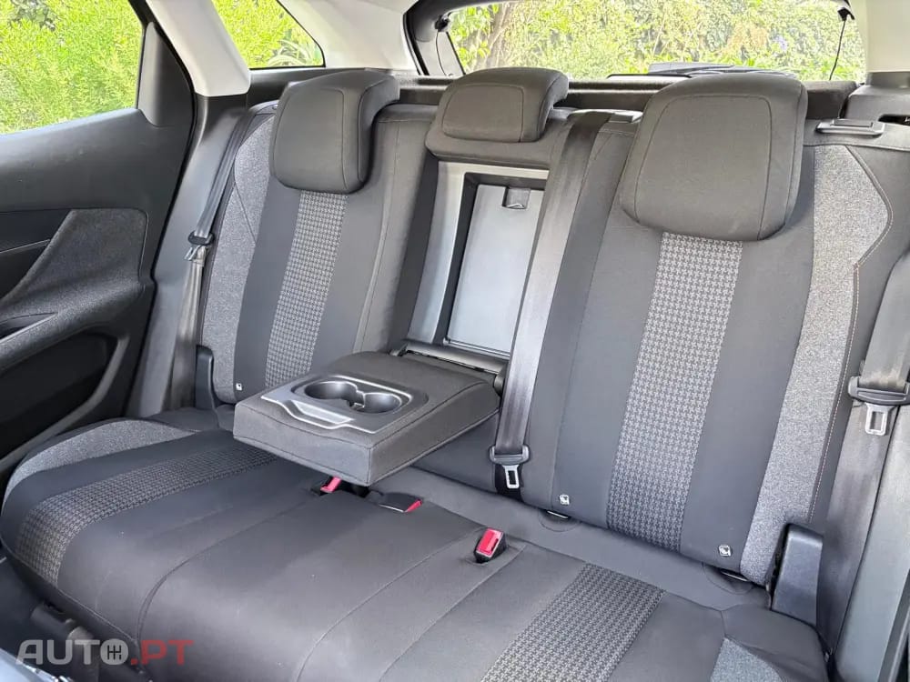 Peugeot 3008 1.2 PureTech Allure EAT8