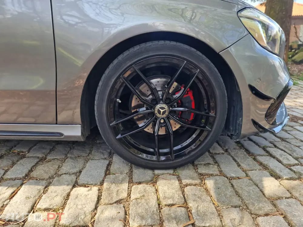 Mercedes-Benz A 180 d AMG Line