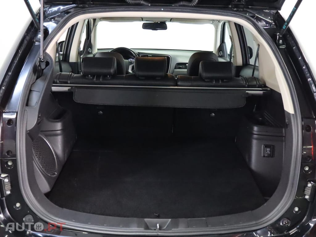 Mitsubishi Outlander 2.0 Mivec PHEV Intense Navi