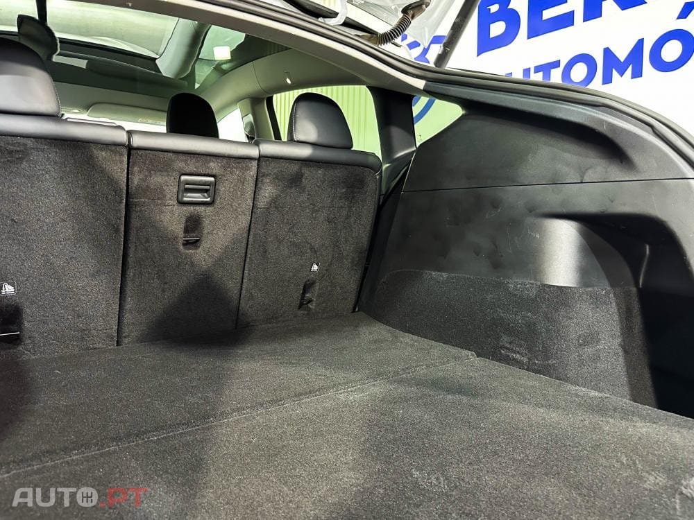 Tesla Model Y Long Range Dual Motor AWD
