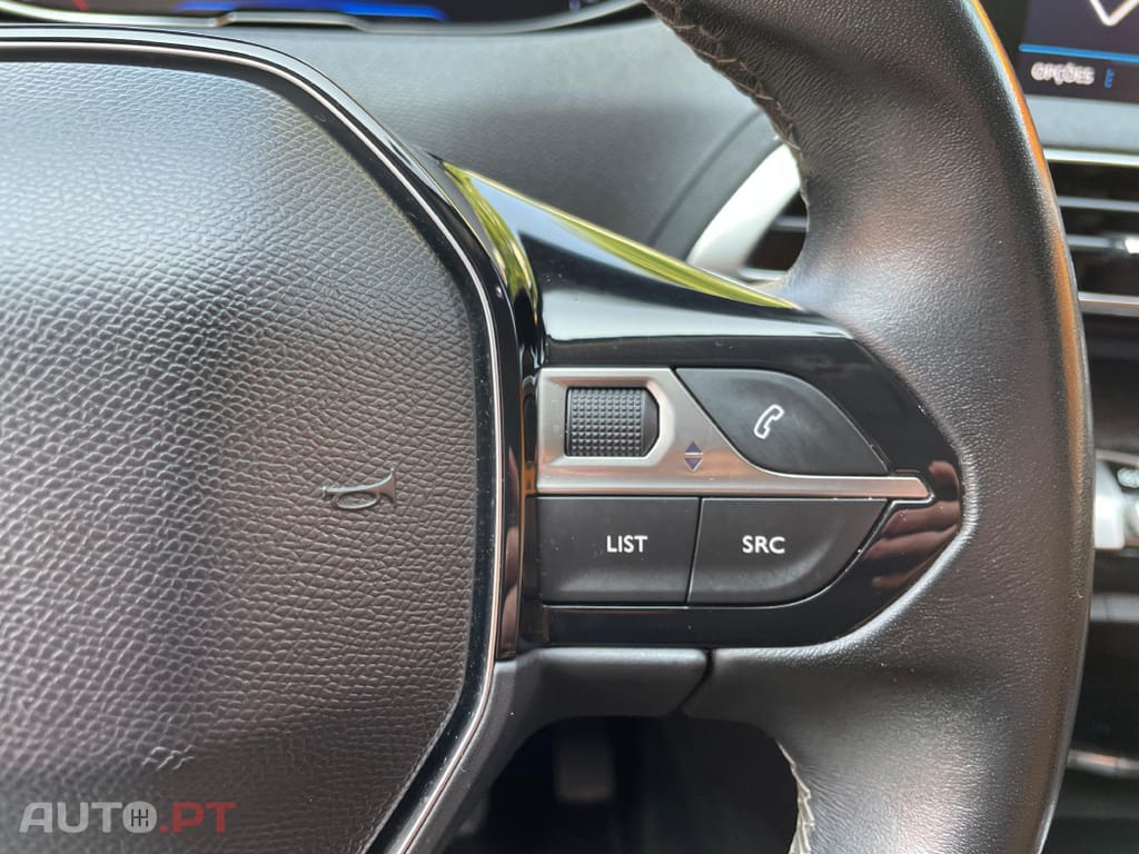 Peugeot 3008 1.2 ALLURE