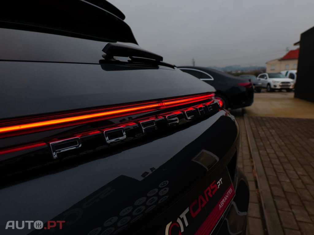 Porsche Panamera 4 E-Hybrid