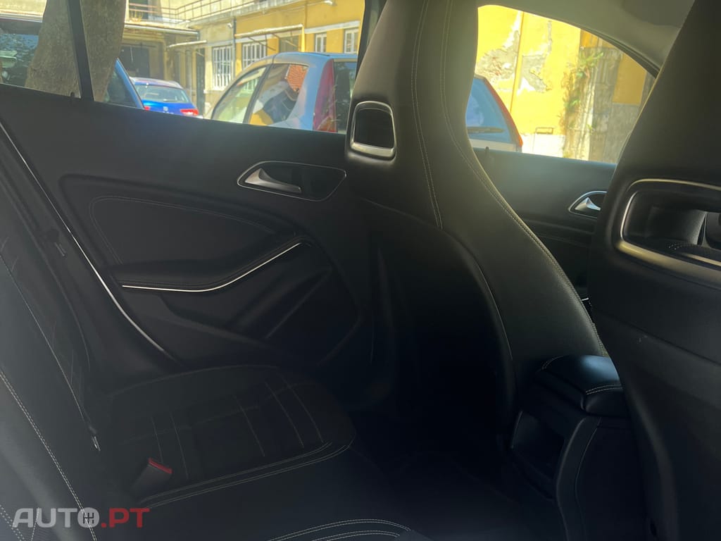 Mercedes-Benz GLA 180 Urban