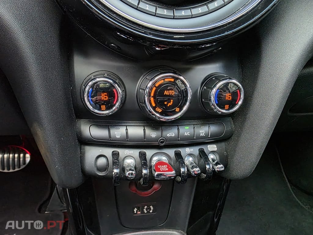 MINI Cooper John Cooper Works Auto Desportiva