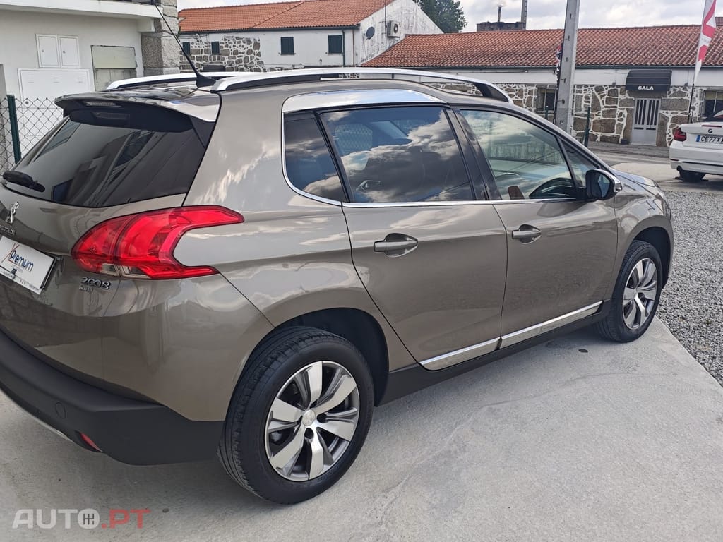 Peugeot 2008 1.2eTHP Allure