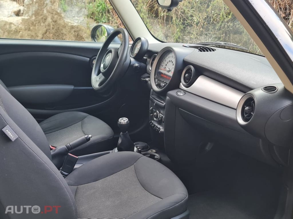 MINI Cooper Cooper D