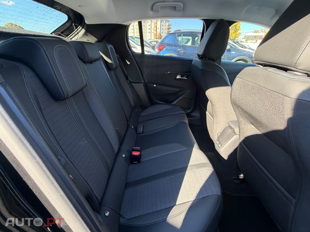 Peugeot 208 PureTech 100 Allure