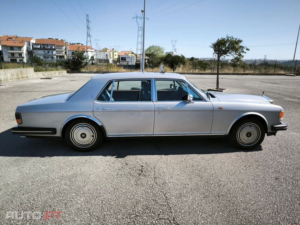 Rolls Royce Silver Spur 2 AXLE RIGID BODY 4 DOOR SALOON