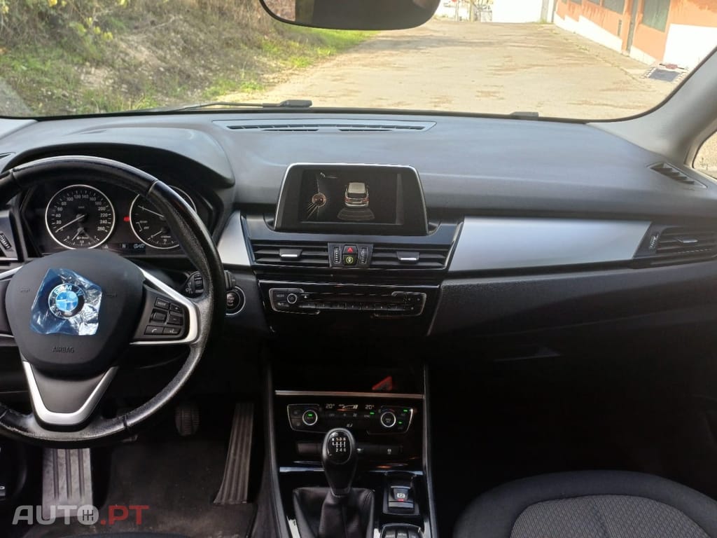 BMW 214 d Line Sport