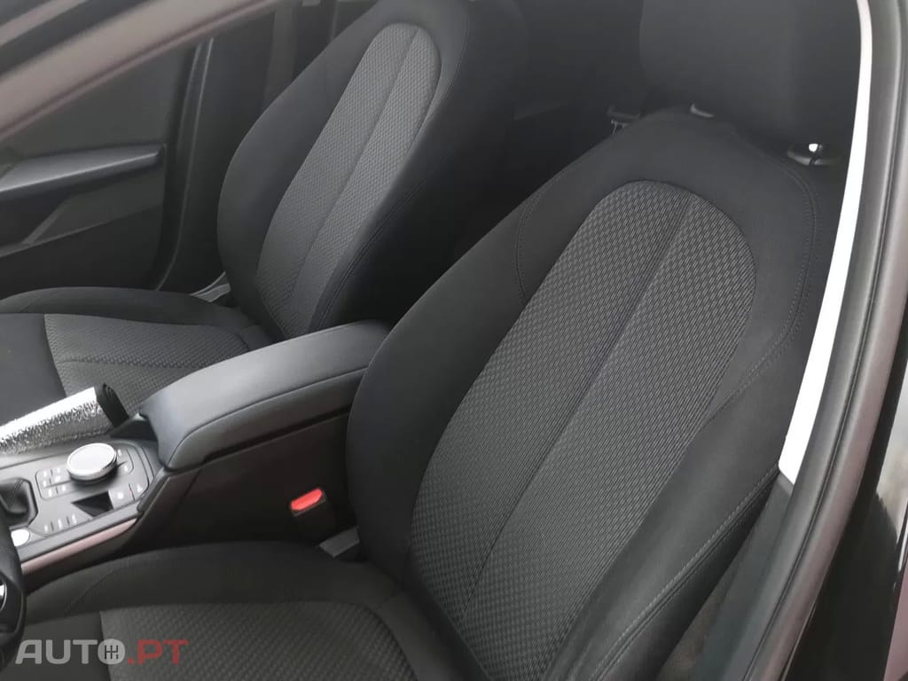 BMW 116 d Advantage — fotografia 13