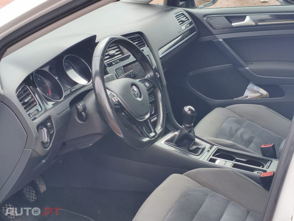 Volkswagen Golf 1.6 TDi Highline