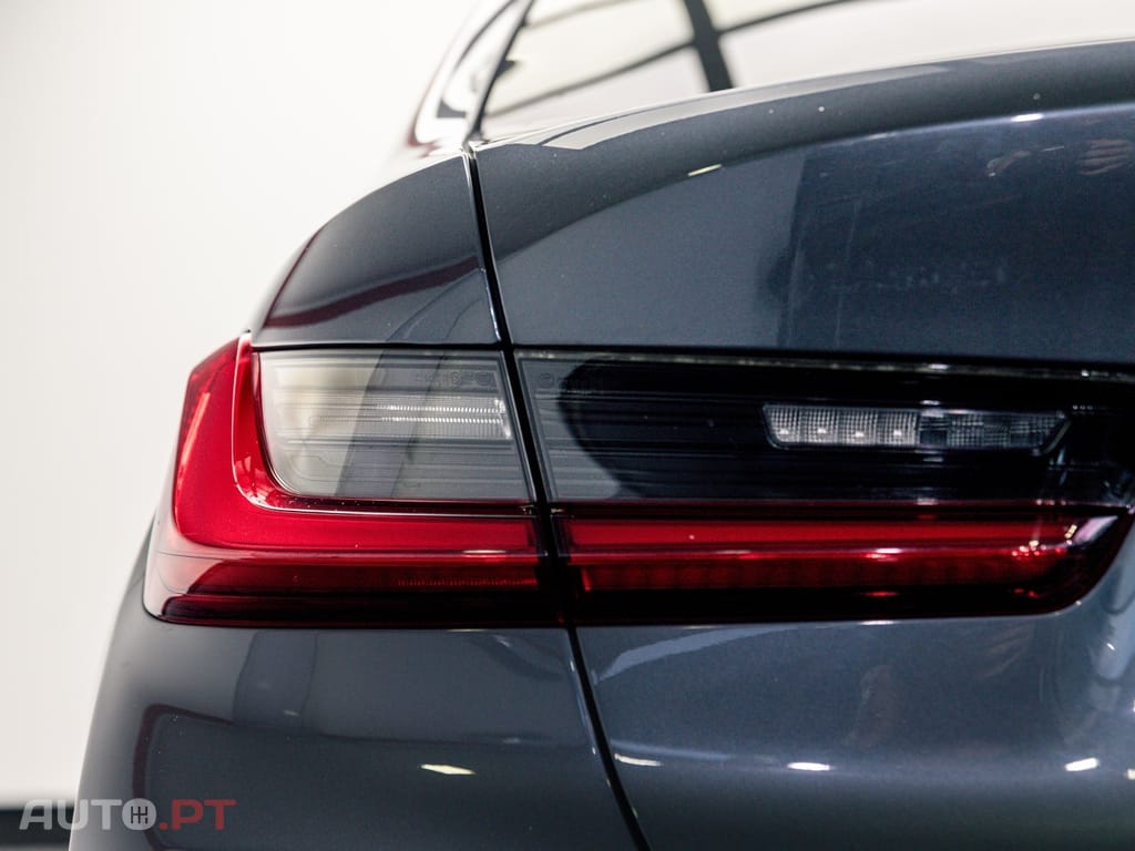 BMW 330 e iPerformance Pack M