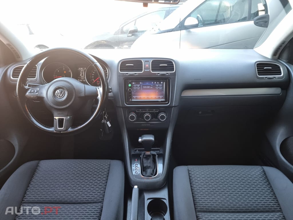 Volkswagen Golf 1.6 TDi Confortline DSG