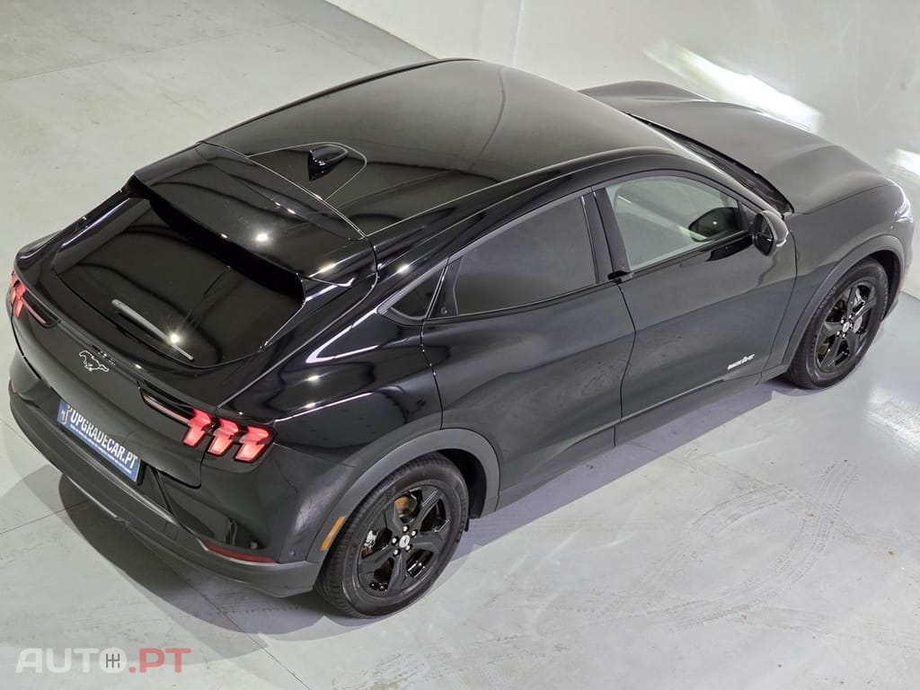 Ford Mustang Mach-E Standard