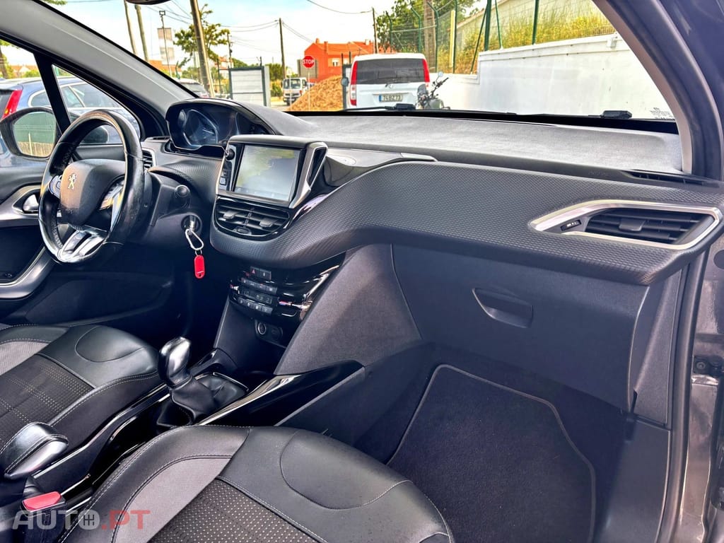 Peugeot 2008 BlueHDi 100 Allure