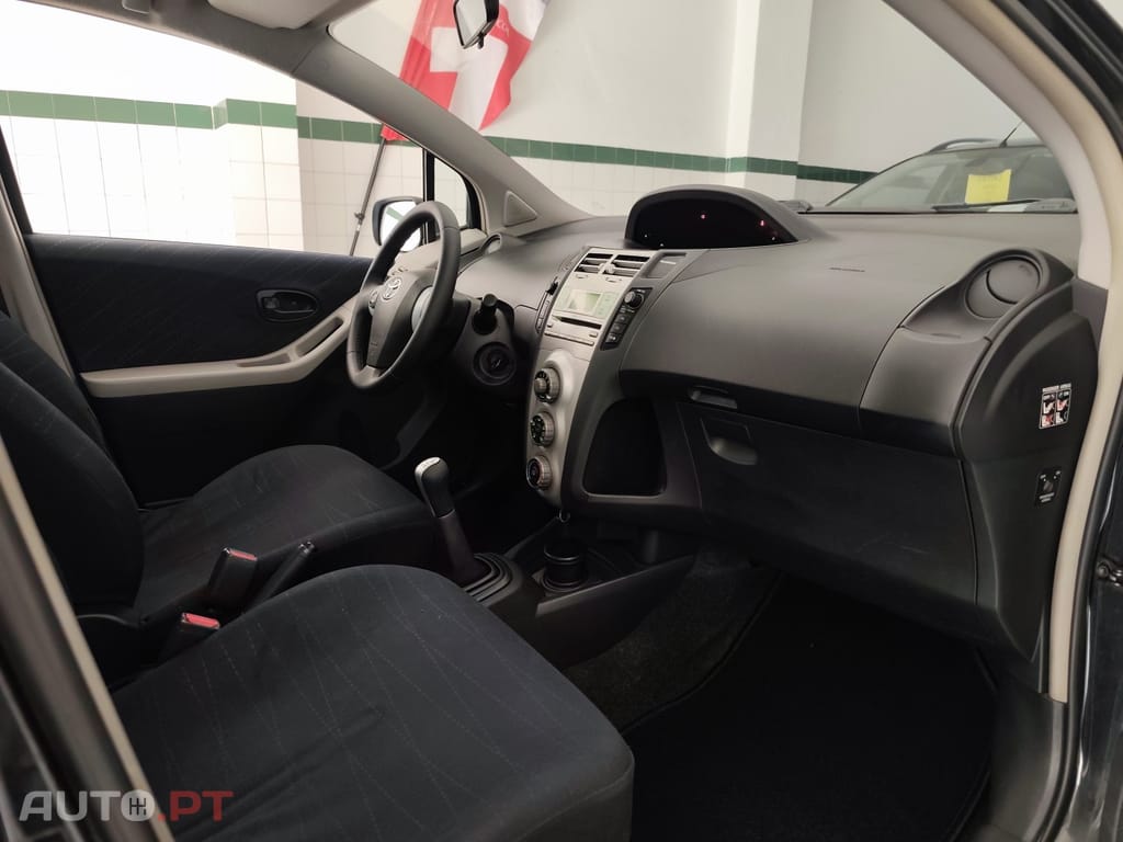 Toyota Yaris 1.0 VVT-i AC