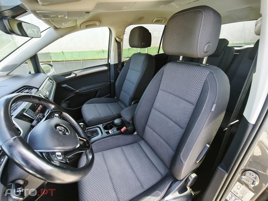 Volkswagen Touran 1.6 TDI Confortline DSG