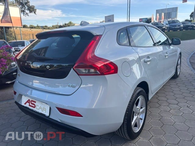 Volvo V40 D2