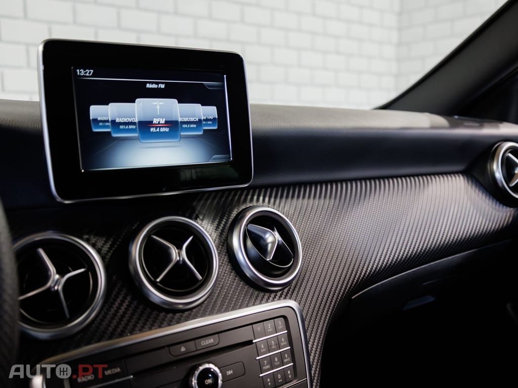 Mercedes-Benz A 180 d AMG Line