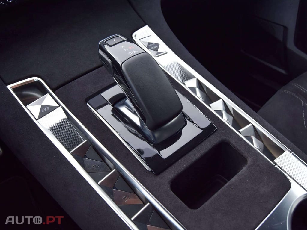 DS DS7 E-Tense Performance Line EAT8