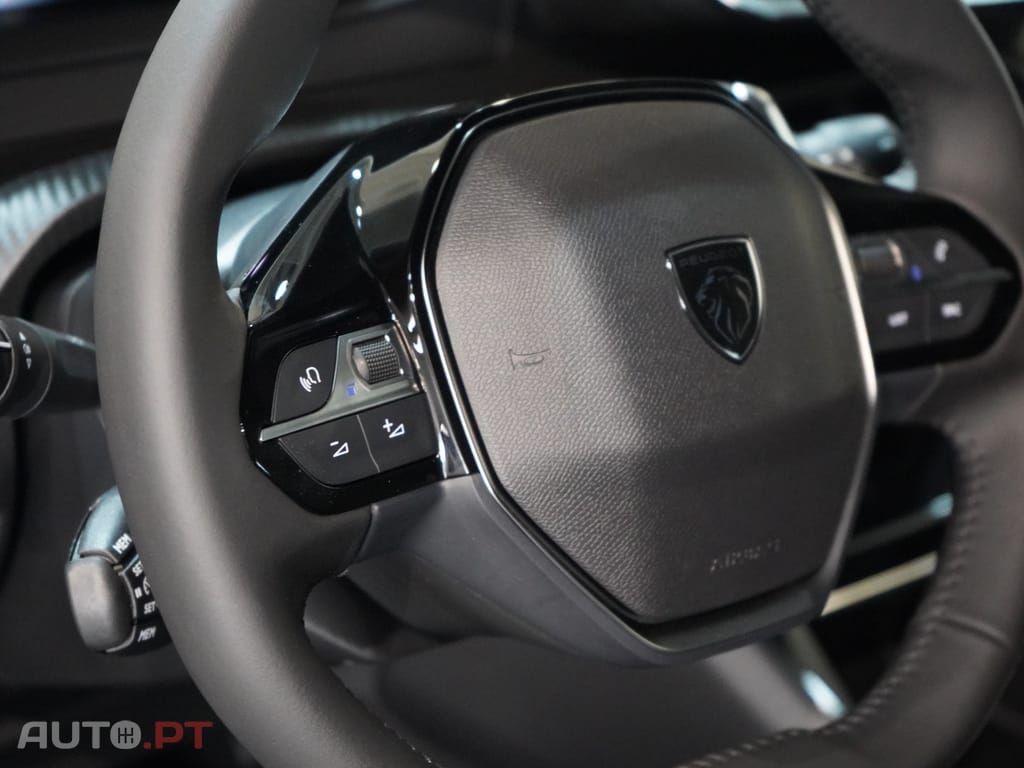 Peugeot 2008 1.2 Hybrid Allure e-DCS6