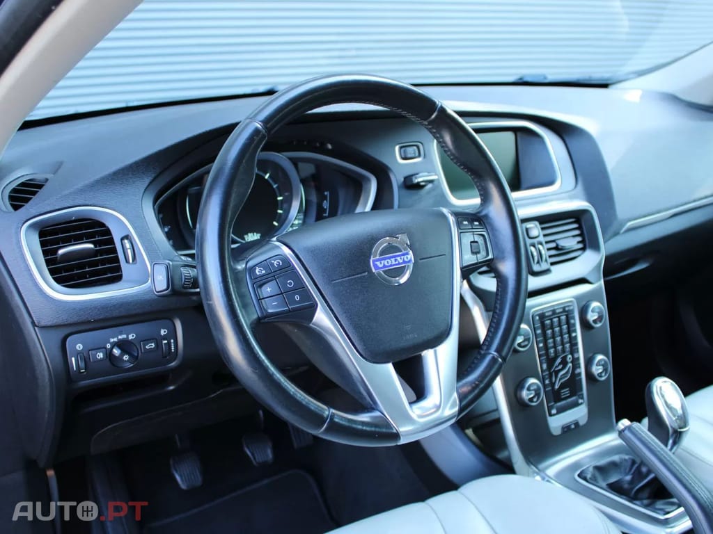 Volvo V40 1.6 D2 Momentum Eco