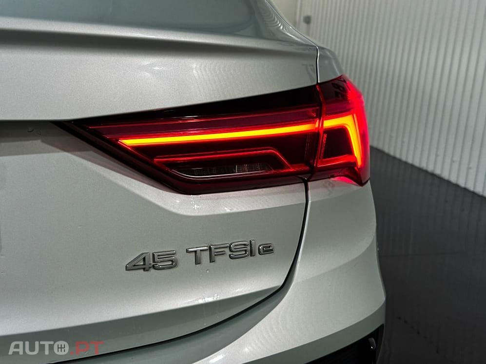 Audi Q3 45 TFSIe S line S tronic