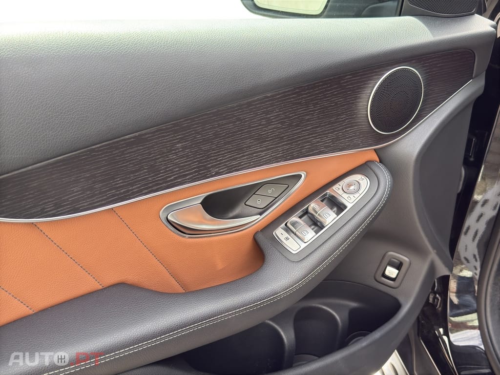 Mercedes-Benz GLC 300 Coupe de 4Matic 9G-TRONIC AMG Line