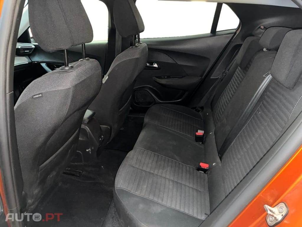 Peugeot E-2008 Style