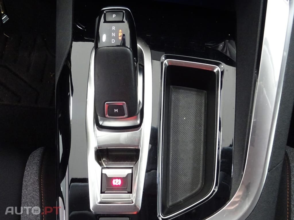 Peugeot 3008 1.5 BlueHDi Active EAT8