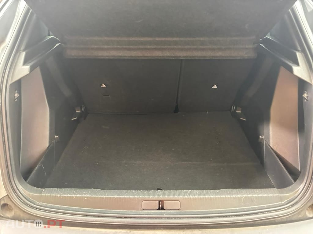 Peugeot E-2008 Active Pack