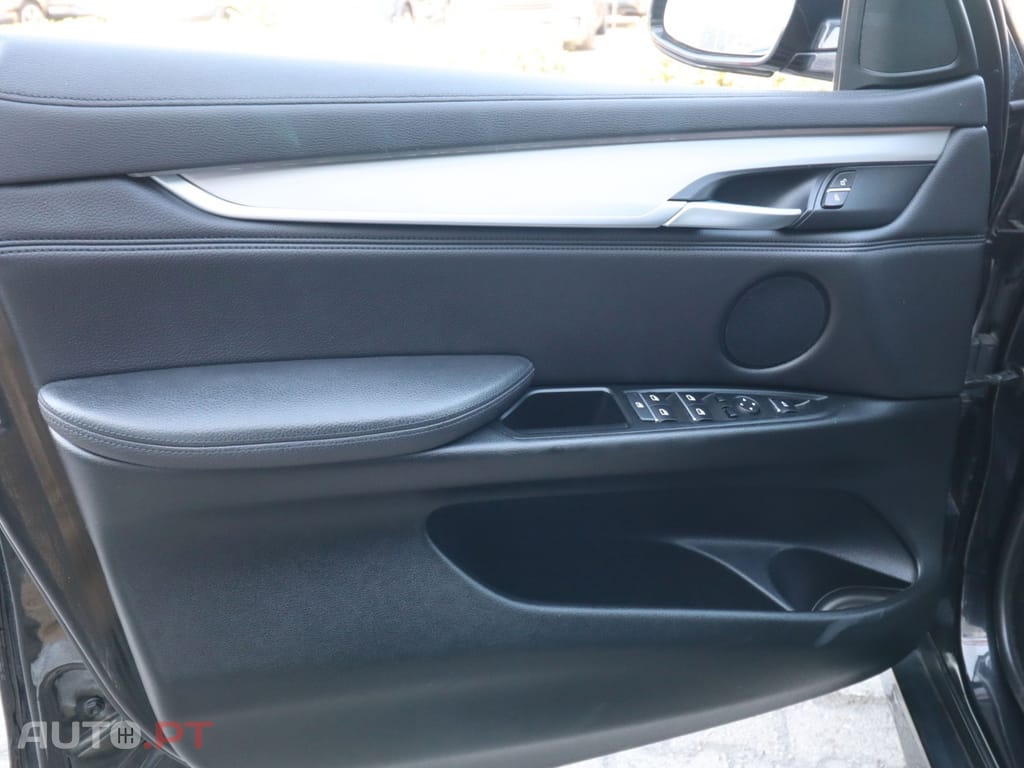 BMW X6 30 d xDrive Pack M — fotografia 16
