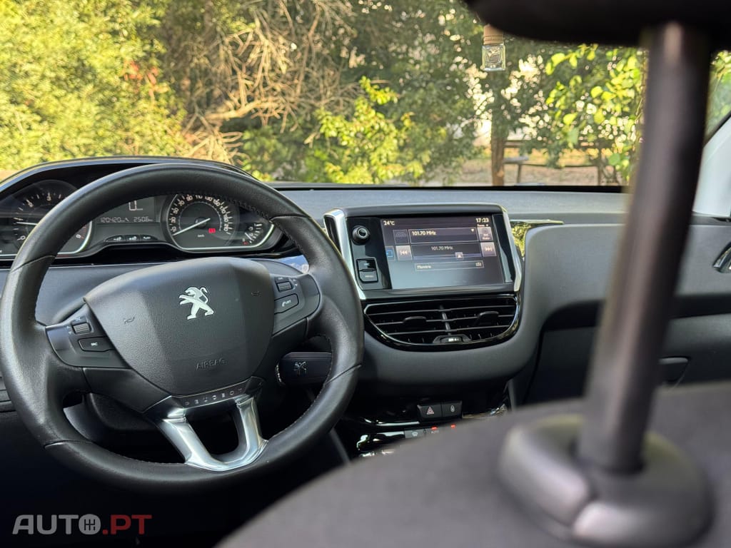 Peugeot 208 1.6 BlueHDi Allure